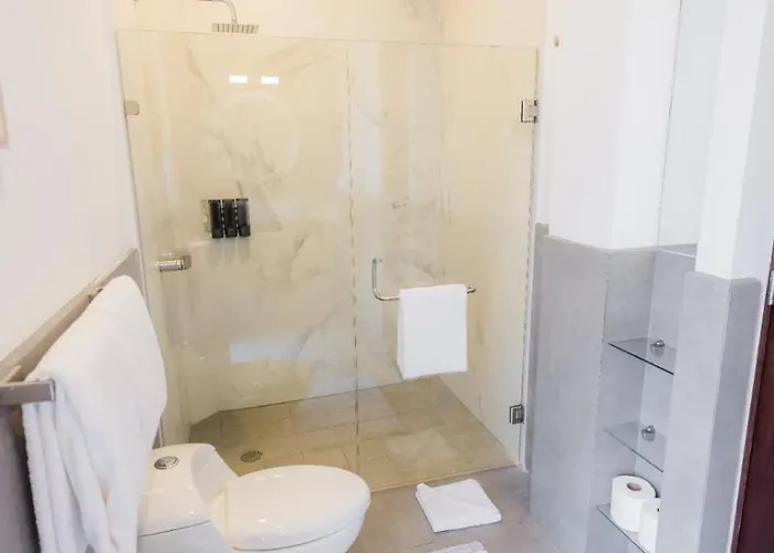 Apartment New 2br Walk To Marina & Downtown *