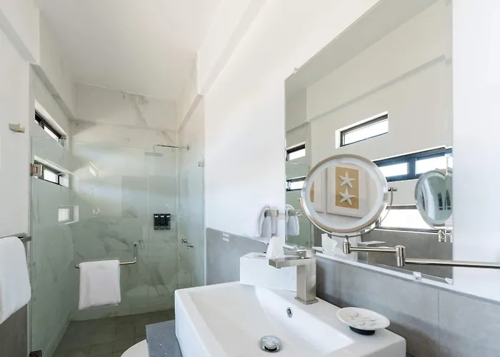 New 2br Walk To Marina & Downtown Apartment