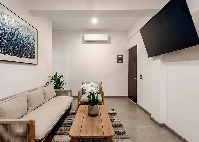 New 2br Walk To Marina & Downtown