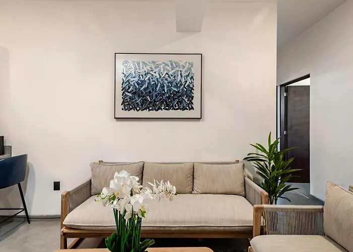 New 2br Walk To Marina & Downtown