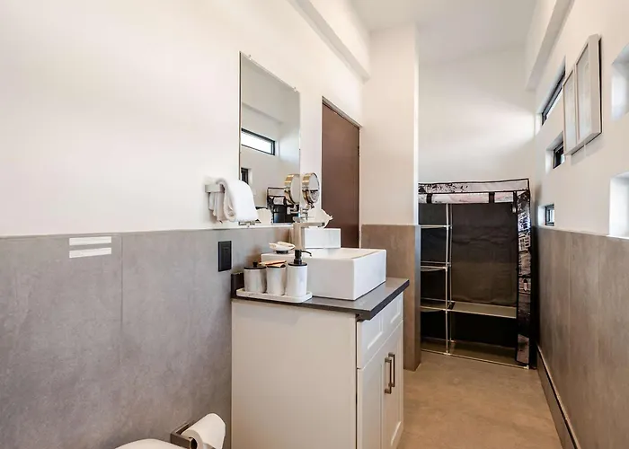 Apartment New 2br Walk To Marina & Downtown